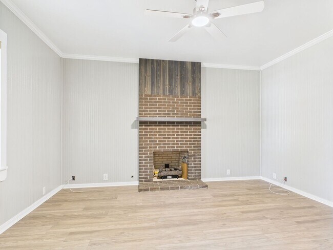 Foto del edificio - 112 W Hackberry St