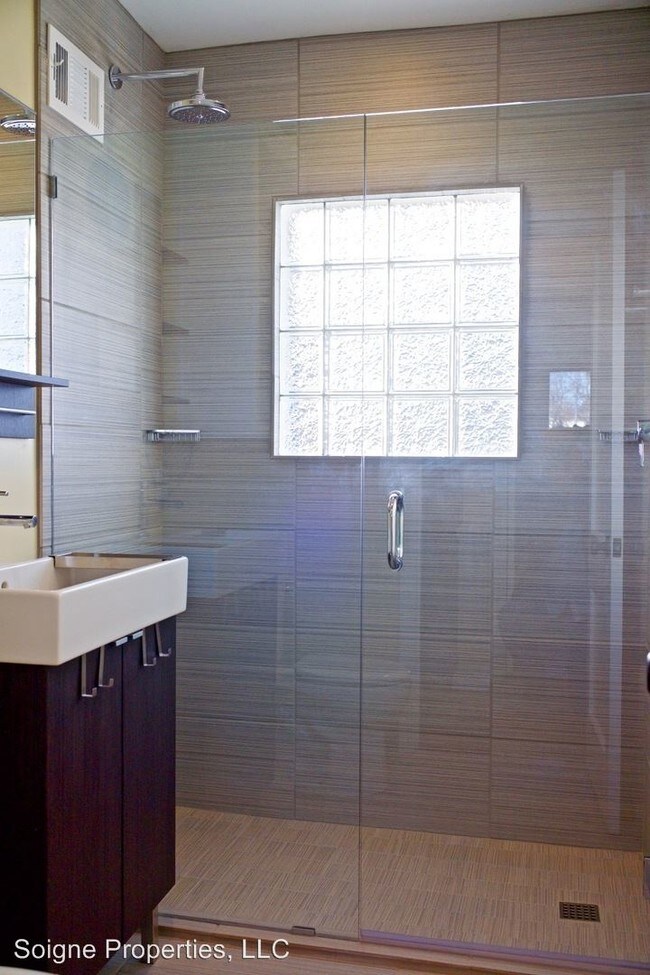 Foto del edificio - 2 br, 1 bath Apartment - 6500 Rockhill Road