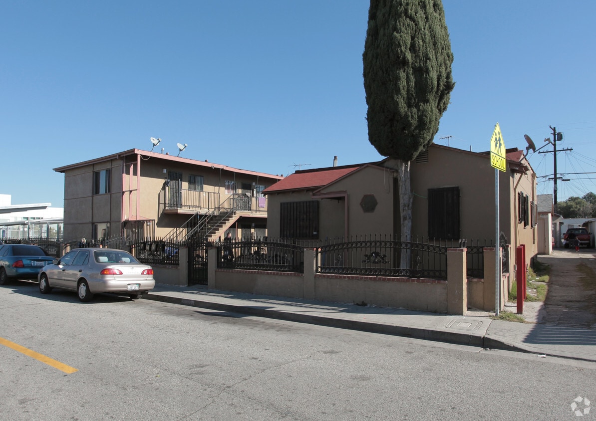 Primary Photo - 7014-7018 Plaska Ave