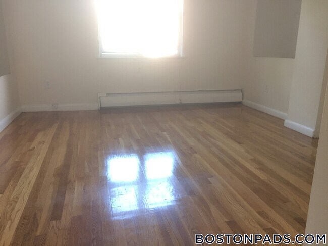 Foto del edificio - 109 Brainerd Rd