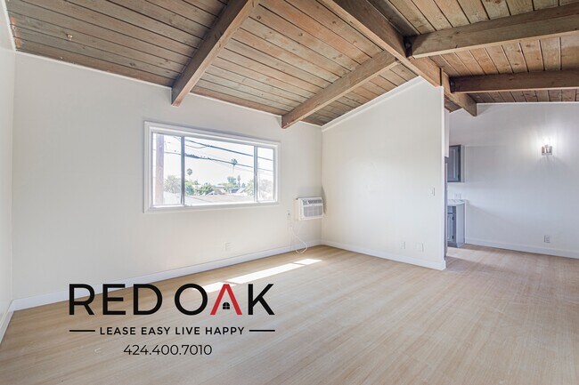 Building Photo - 7521 S Crenshaw Blvd