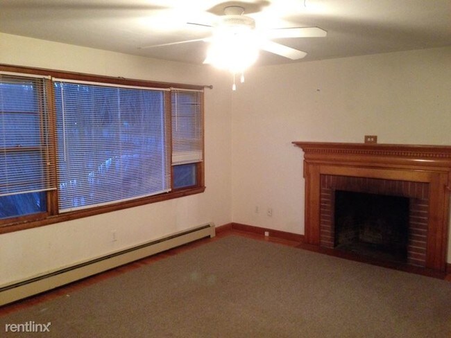 Building Photo - 3 br, 1.5 bath Apartment - 683 Calef Hwy