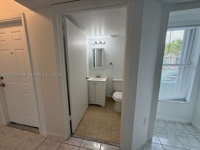 Foto del edificio - 1137 NW 123rd Ct