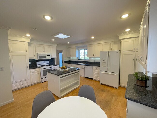 Foto del edificio - Beautiful Ranch Style House in Rancho Bernardo