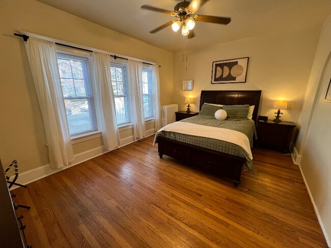 Building Photo - 5354 Murdoch Ave