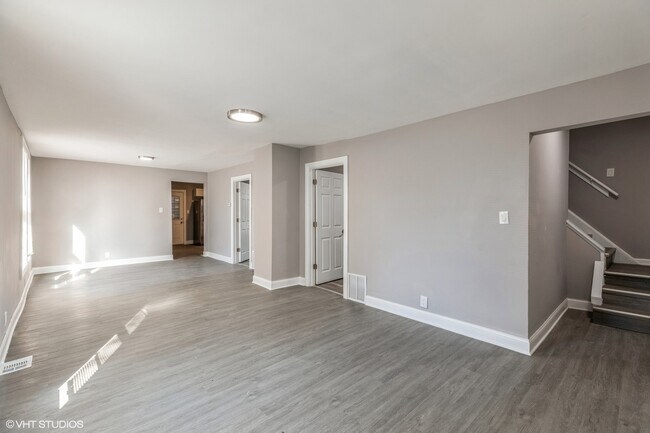 Building Photo - 14624 Harvey Ave