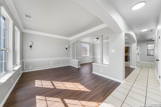 Building Photo - 1524 Juniper Ln
