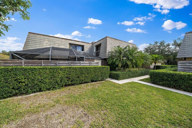 Building Photo - 708 7th Terrace