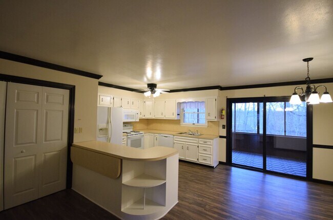 Foto del edificio - Brick Townhome in Park Forest!