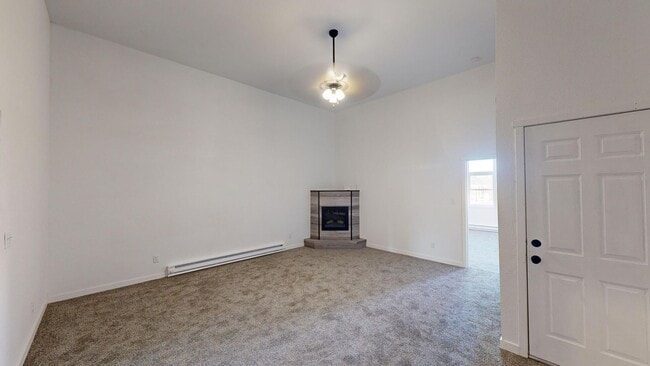 Building Photo - 105-107 W Oak Ave