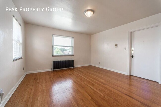 Foto del edificio - 2361 Ravine St