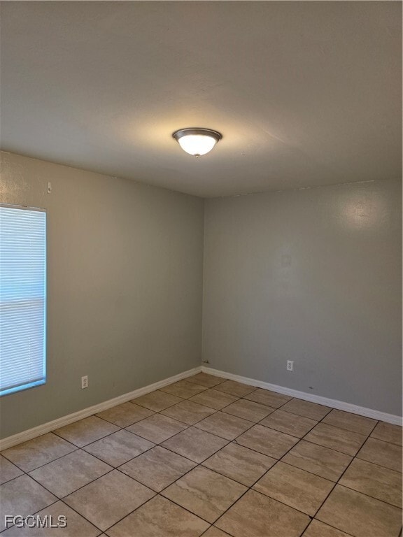 Building Photo - 715 Jenna Ave S