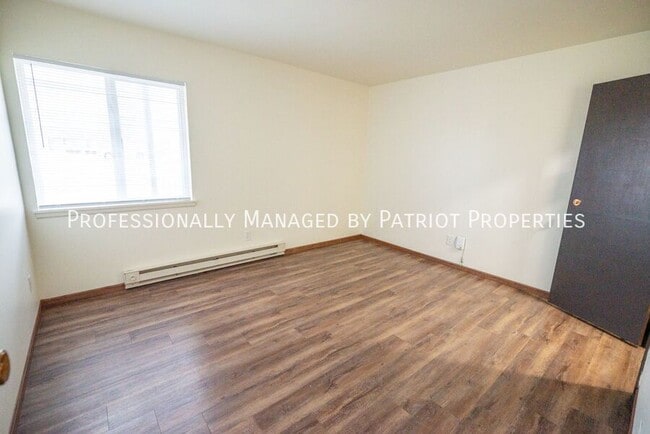 Building Photo - 1205 Emerald Terrace