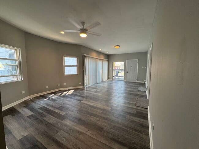 Foto del edificio - 4153 N Pulaski Rd