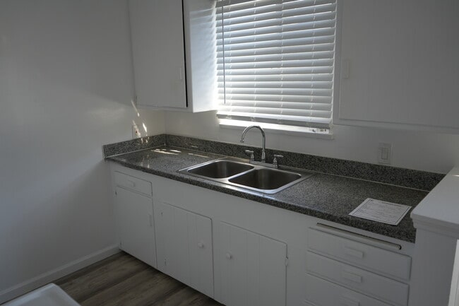 Foto del edificio - 11622 1/2 Chandler Blvd