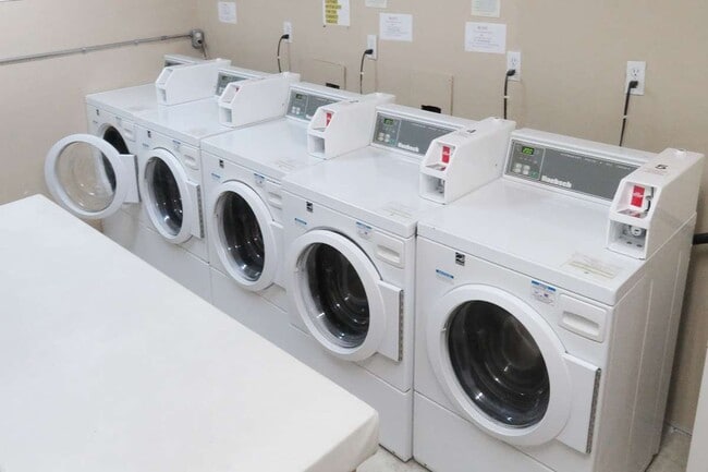 Building Photo - Ocean Park Manor