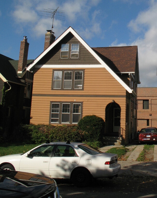Building Photo - 432 S 4th Ave - All Utilities Included