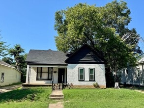Building Photo - 1313 Clinton Ave