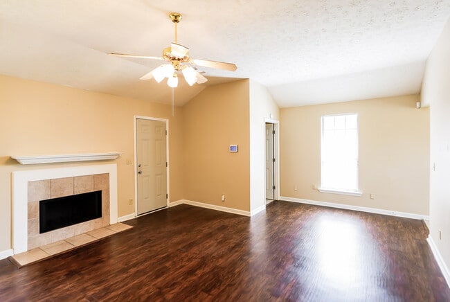 Building Photo - 6355 Sandy Ridge Curv