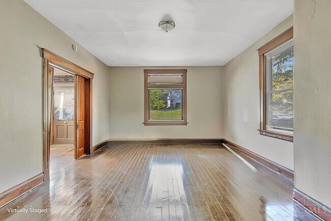 Foto del edificio - Updated and Spacious!