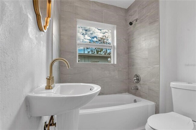 Foto del edificio - 238 E Story Rd
