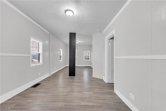 Foto del edificio - 14917 Darwin Ave