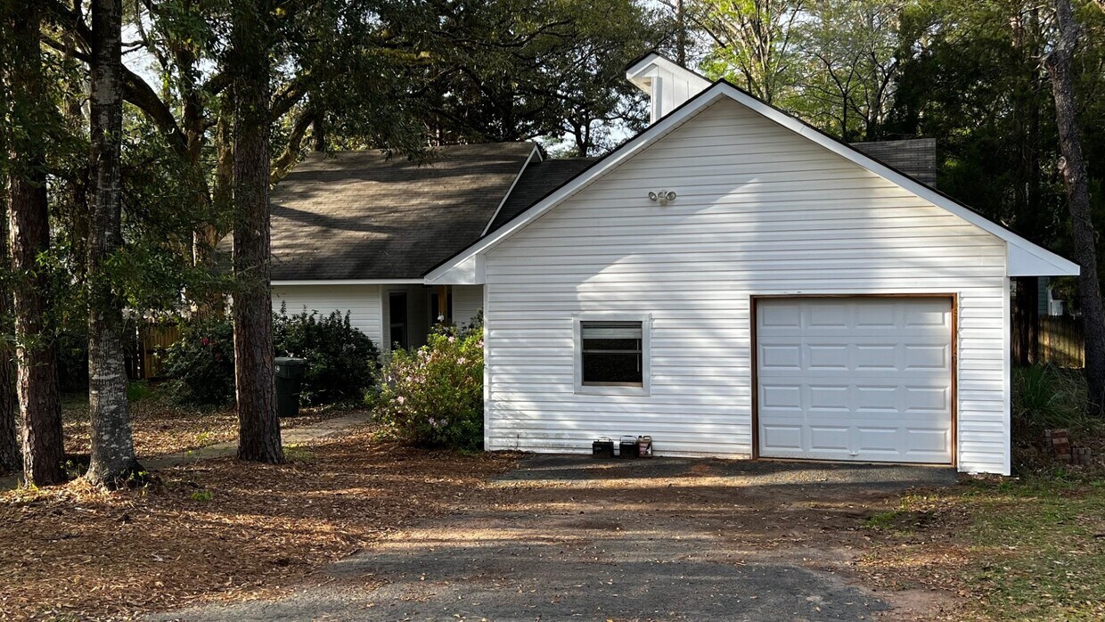 Primary Photo - 108 Lawson Rd