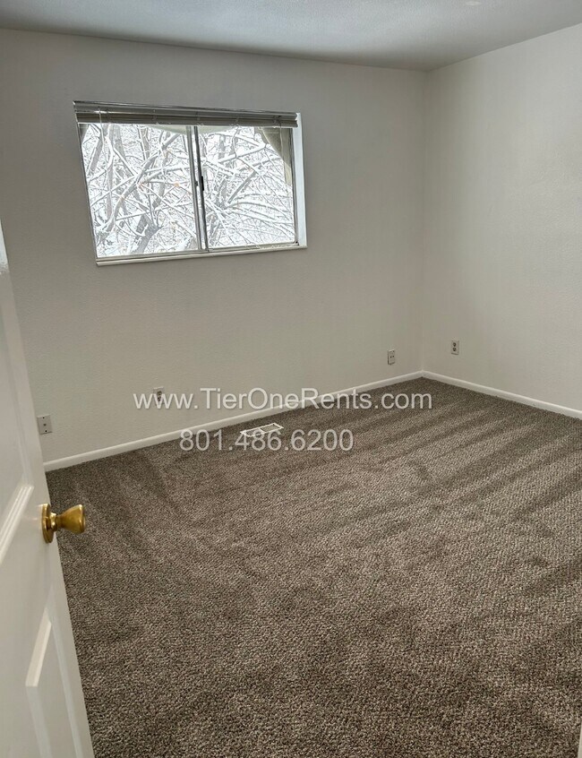 Foto del edificio - This property offers a NO DEPOSIT option available for qualified renters!