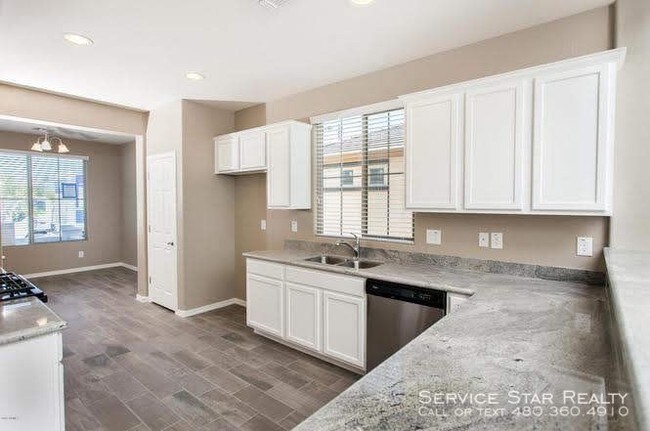 Foto del edificio - Beautiful Newer 4 Bed 2.5 Bath