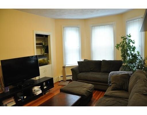 Foto del edificio - 32 Lincoln Pkwy