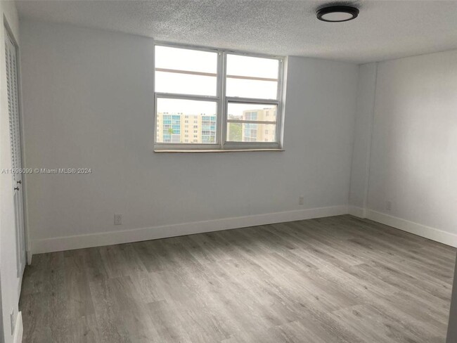 Foto del edificio - 2 bedroom in Dania FL 33004