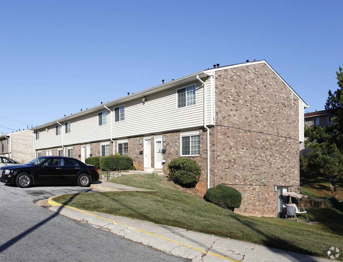 Primary Photo - Fairburn Townhouses