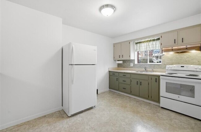 Building Photo - 226 Frankfort Ave