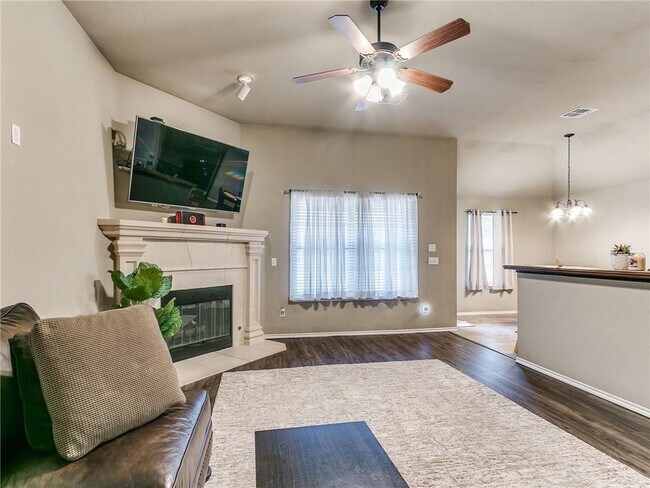 Foto del edificio - 517 Apple Tree Ln