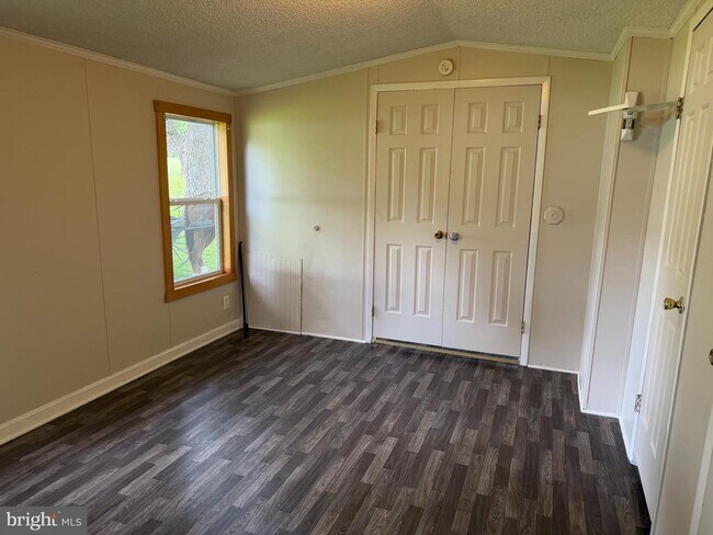 Building Photo - 19 Gibney Ln