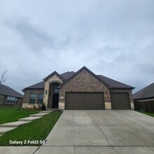 Building Photo - 327 Sweetspire Dr