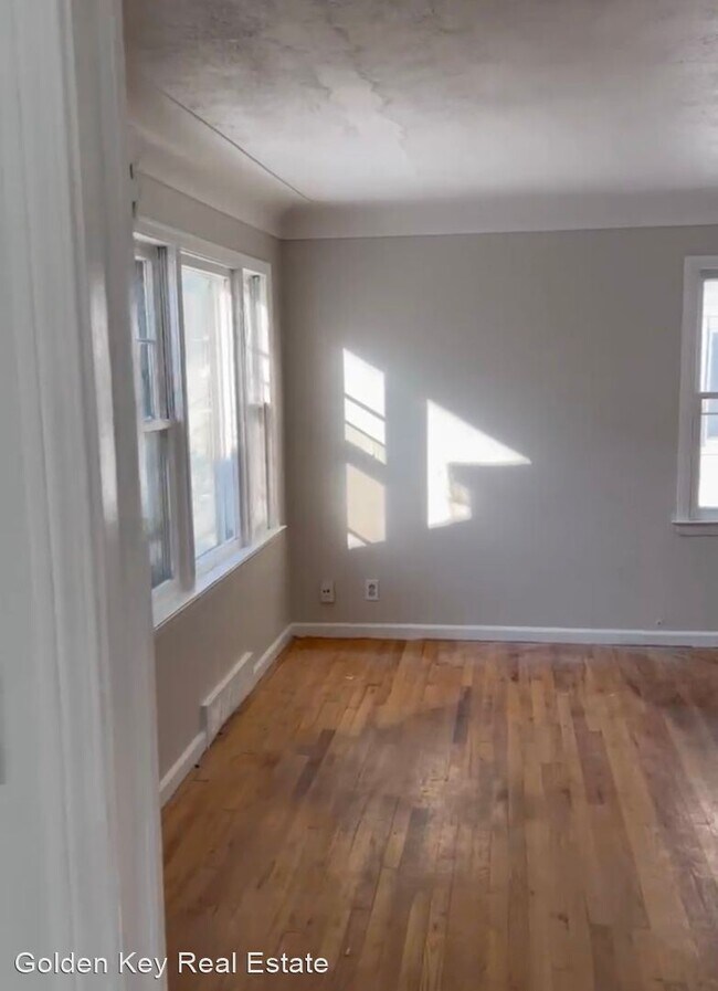 Building Photo - 4 br, 1 bath House - 5046 Lafontaine