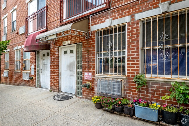 Building Photo - 14411 Barclay Ave