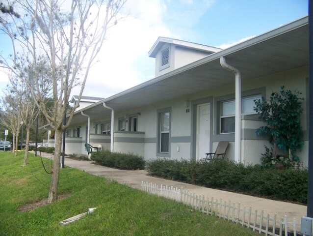 Foto principal - 301 S Cedar Ave