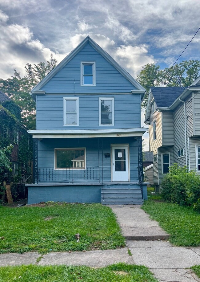 Building Photo - 420 13th St