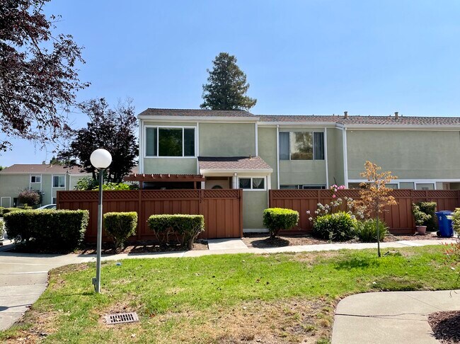 Building Photo - 4532 Capewood Terrace