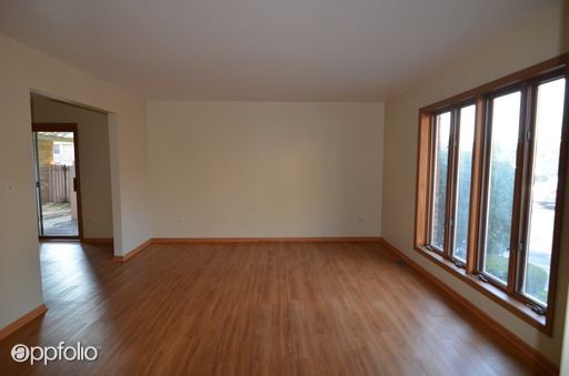 Building Photo - 352 N Airlite St
