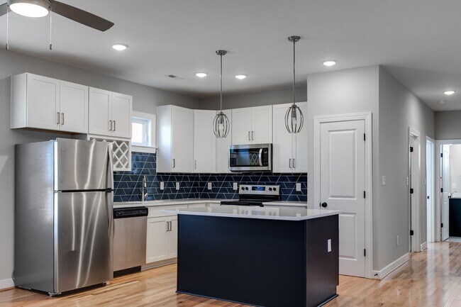 Foto del edificio - NEW CONSTRUCTION ALERT: Two-Bedroom w/ Fin...