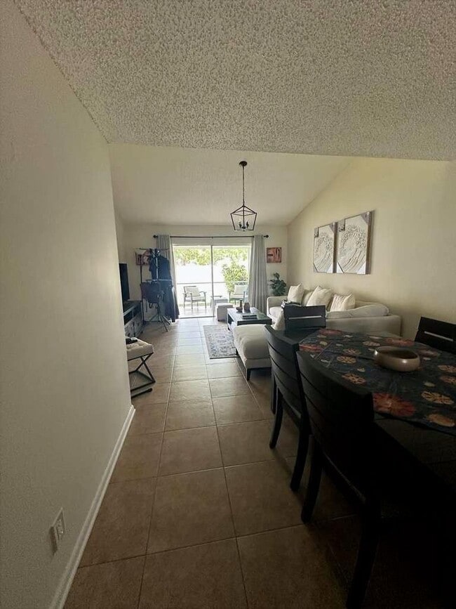 Building Photo - 134 Oakwood Dr