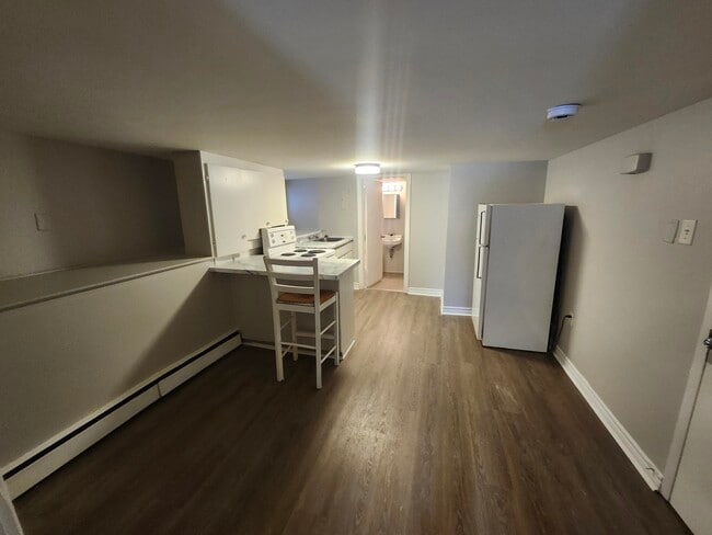 Building Photo - 51 Wright St