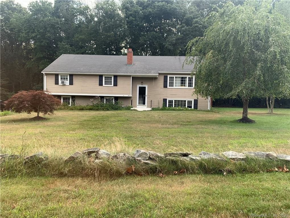 Primary Photo - 11 Meadowood Rd