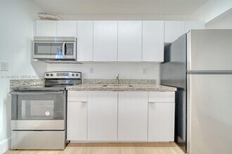 Building Photo - 1927 NW 20th Ave