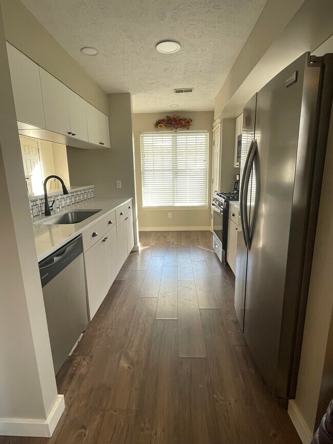 Todos los electrodomésticos incluidos - 7014 S Cannon Place Dr