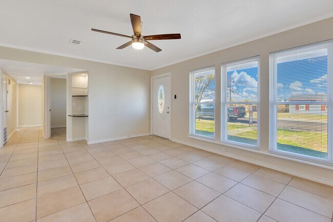 Foto del edificio - 3704 Travis Ave