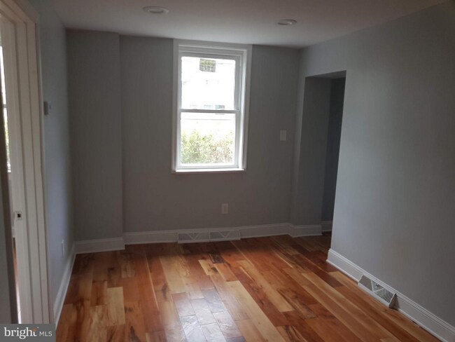 Foto del edificio - 719 Rhawn St